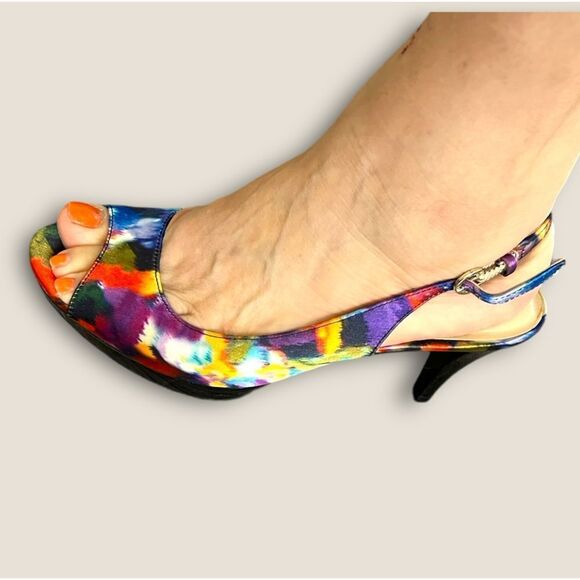 Multi color heels size 7 - Picture 3 of 7